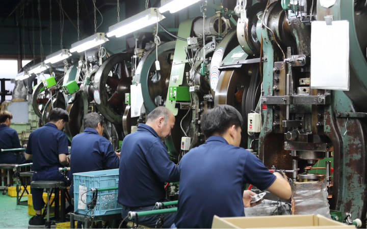 田島工場プレス内